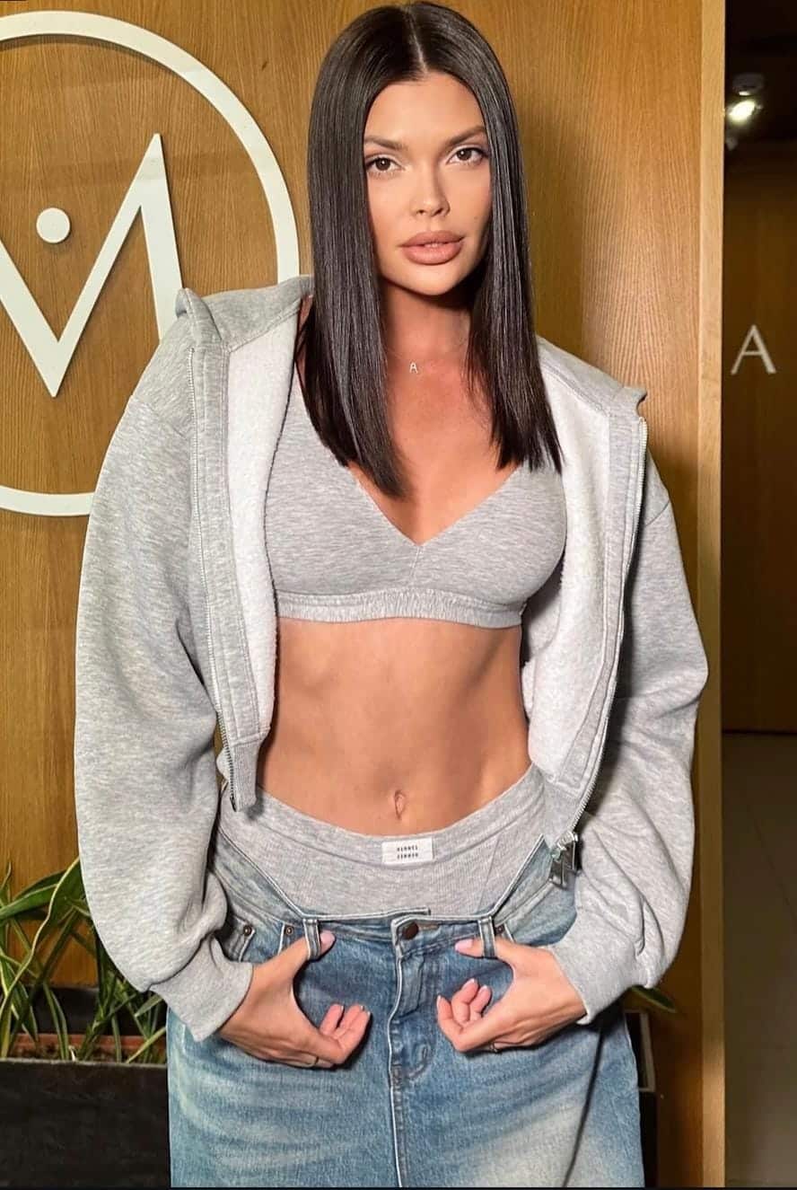 חדשה יפה בדירה דיסקרטית